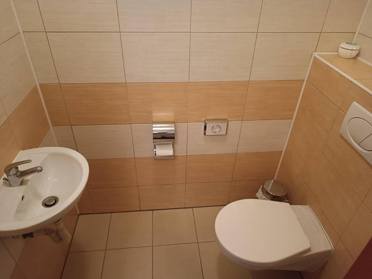 Restaurace A Penzion U Lesa Havířov エクステリア 写真