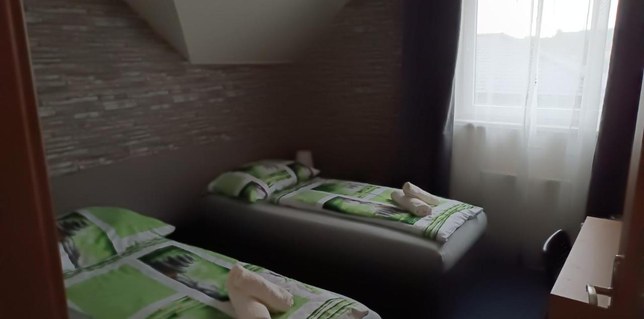 Restaurace A Penzion U Lesa Havířov エクステリア 写真